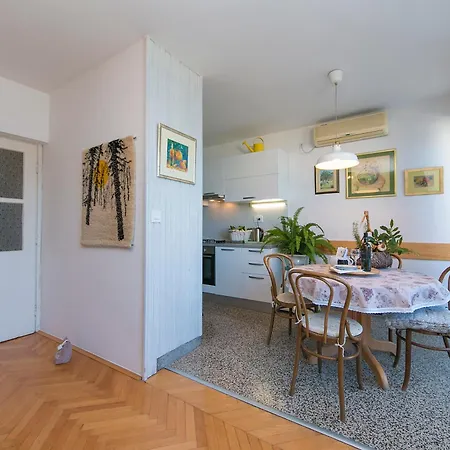 Aart Podgora (Split-Dalmatia)